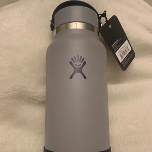 32 oz hydro flask- BRAND NEW